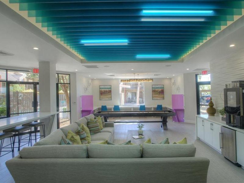 Clubhouse Lounge | The Maddox