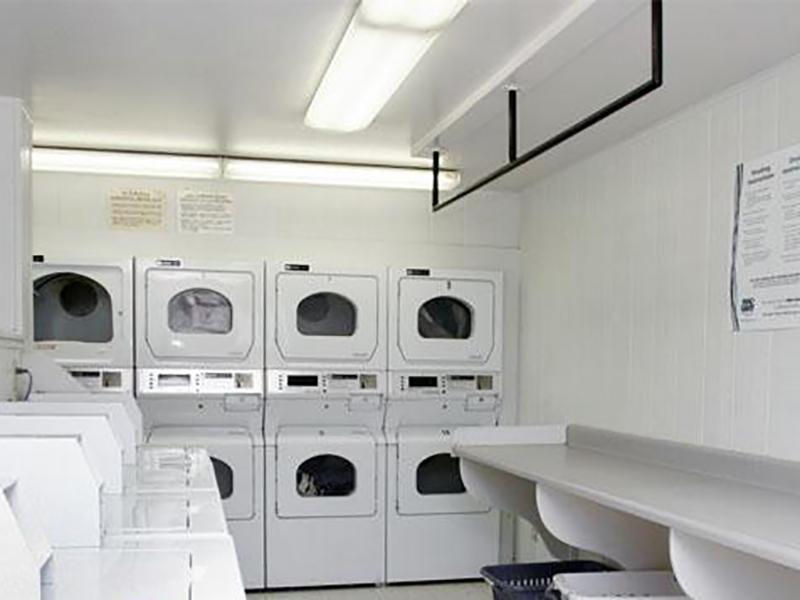Laundry Facility | Franklin Flats in Greenly, CO