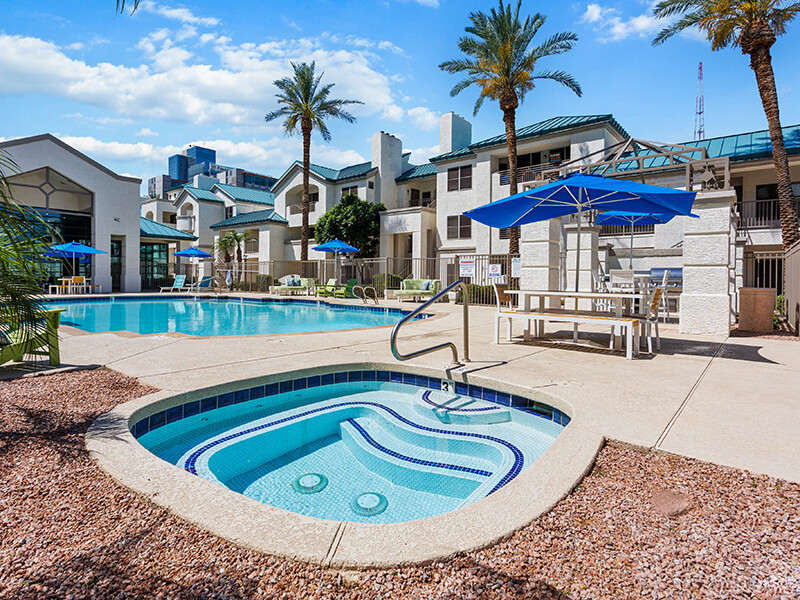 Hot Tub | The Met at 3rd and Fillmore Apartments in Phoenix, AZ