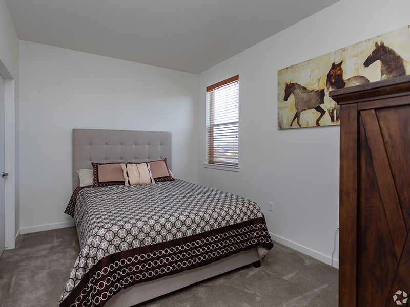 Room | College Park Townhomes