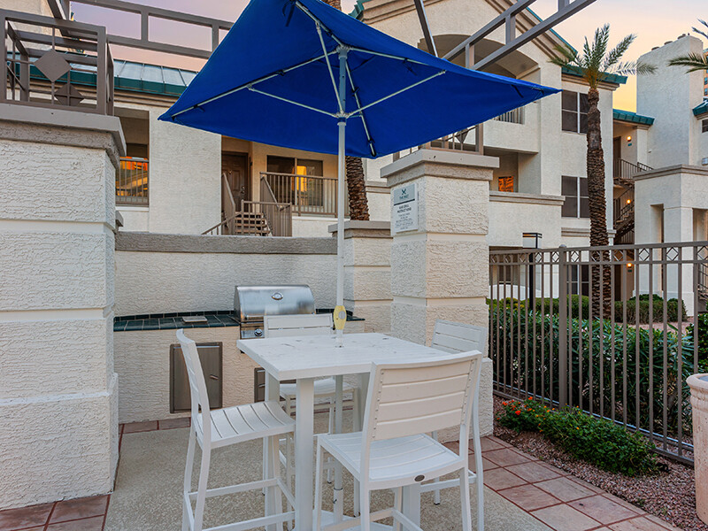 Grill Area with Seating | The Met at 3rd and Fillmore Apartments in Phoenix, AZ