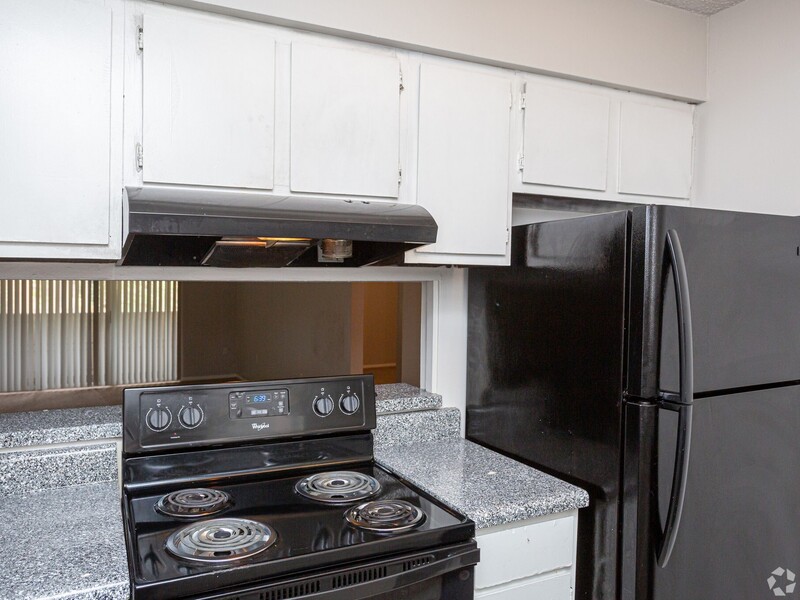 Kitchen | Kingston Point Apartments in Baton Rouge, LA