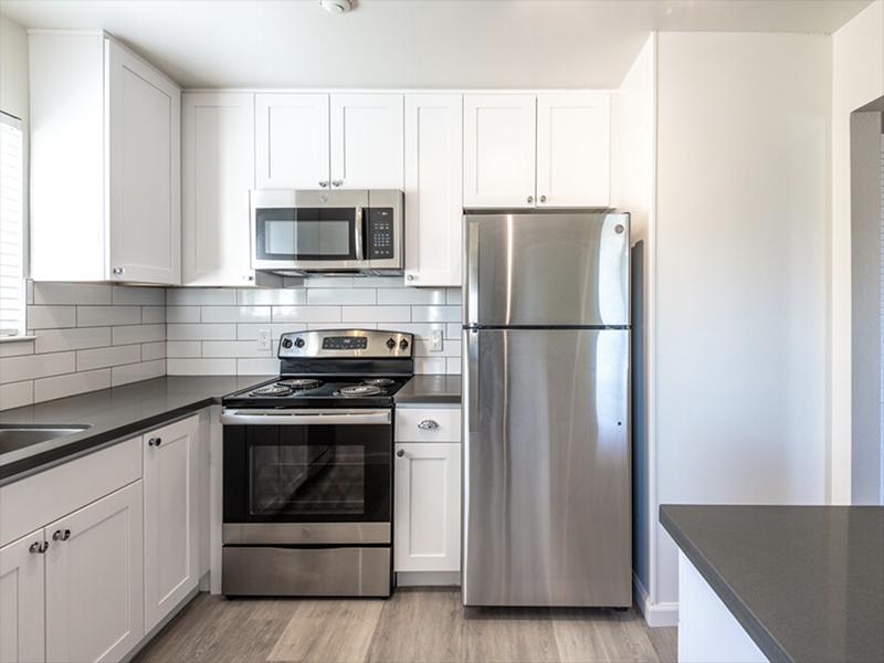 Fully Equipped Kitchen | McInnis Park Apartments in San Rafael