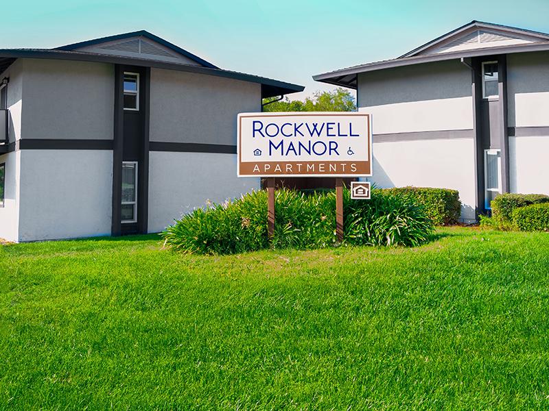 Monument Sign | Rockwell Manor