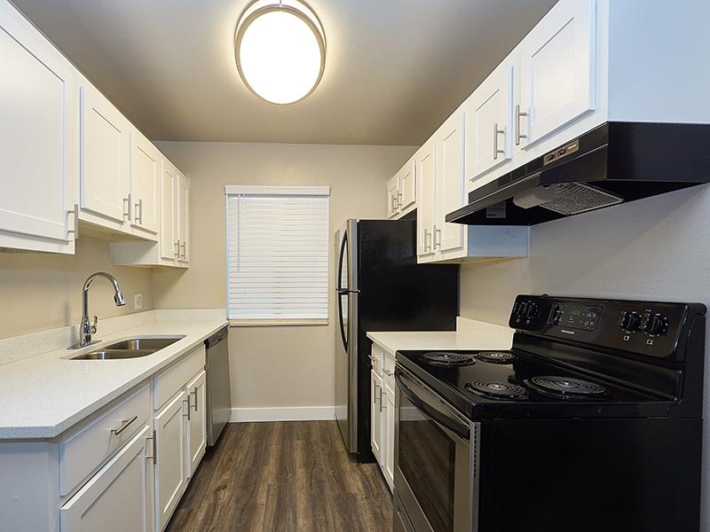 Kitchen | Aspire Salt Lake Apartments