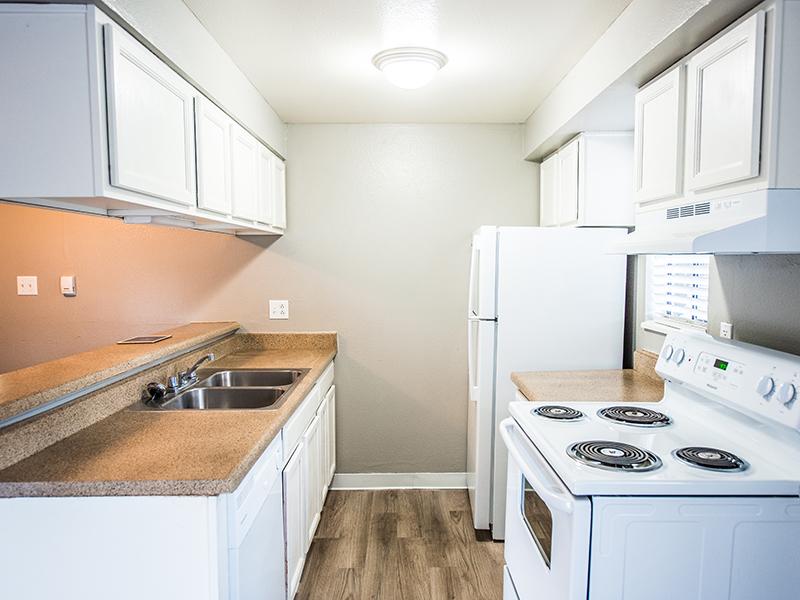 Kitchen | Parkwood Plaza
