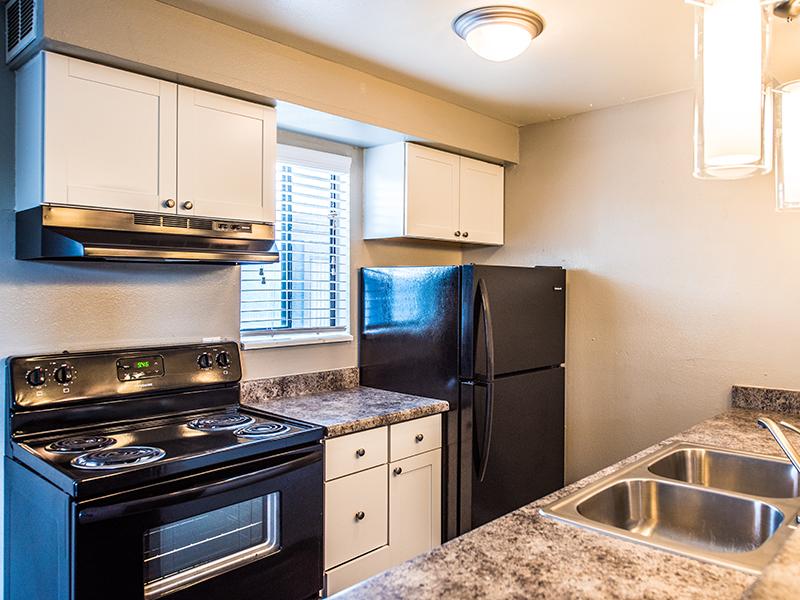 Kitchen | Parkwood Plaza