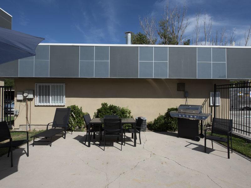 Exterior Community Lounge Area | Holladay on Ninth 84124 Apartments