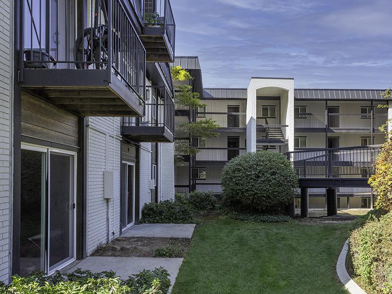 Patios | Lookout Pointe Apartments in Provo, UT