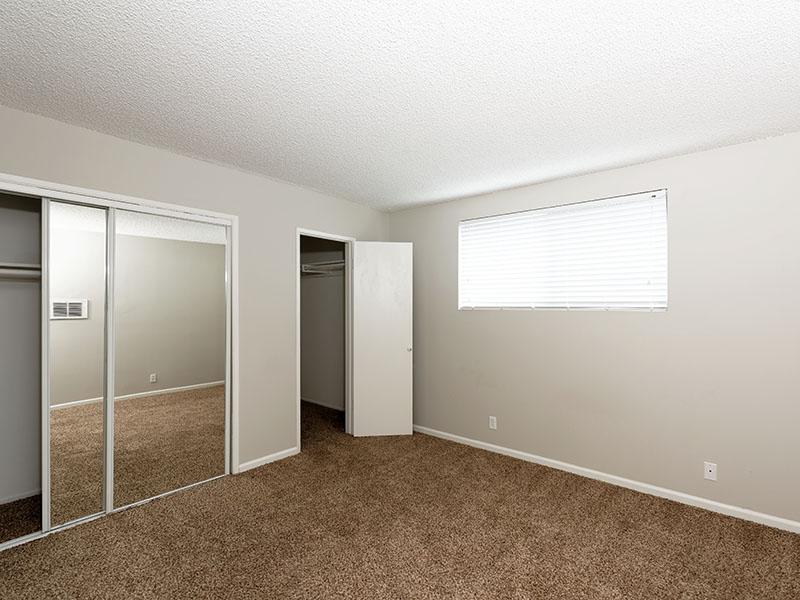 Bedroom - Walk in Closets - The Square