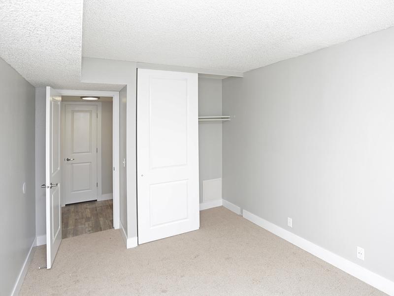 Room | Downtown West Apartments