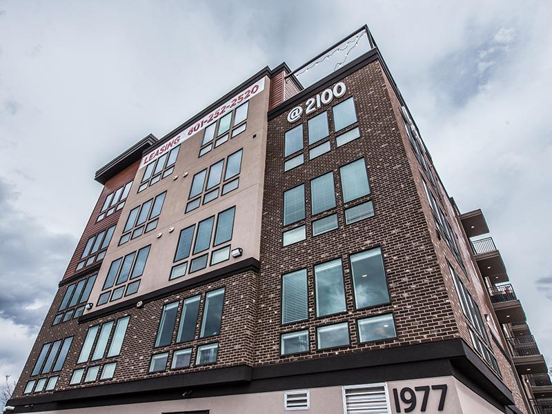 Building Exterior | 2100 Apartments