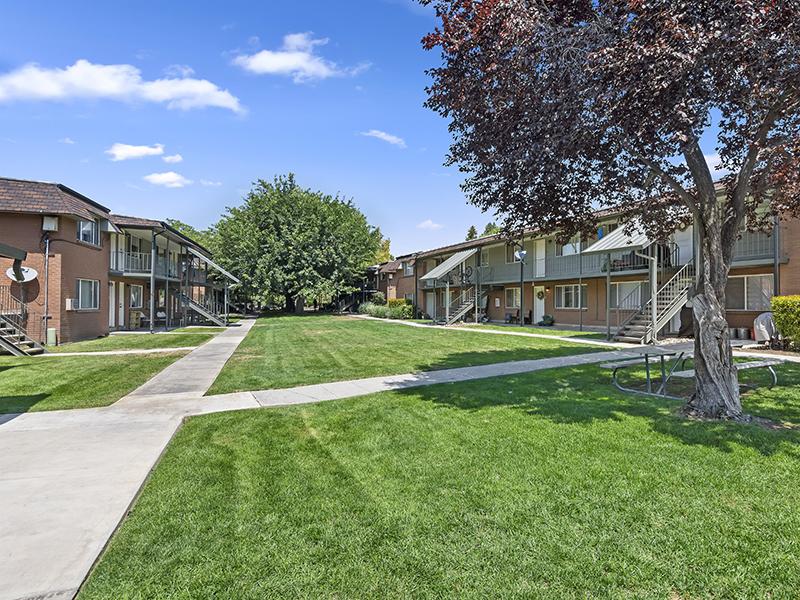 Apartments Near Me | Woodside at Holladay Apartments in Salt Lake City, UT