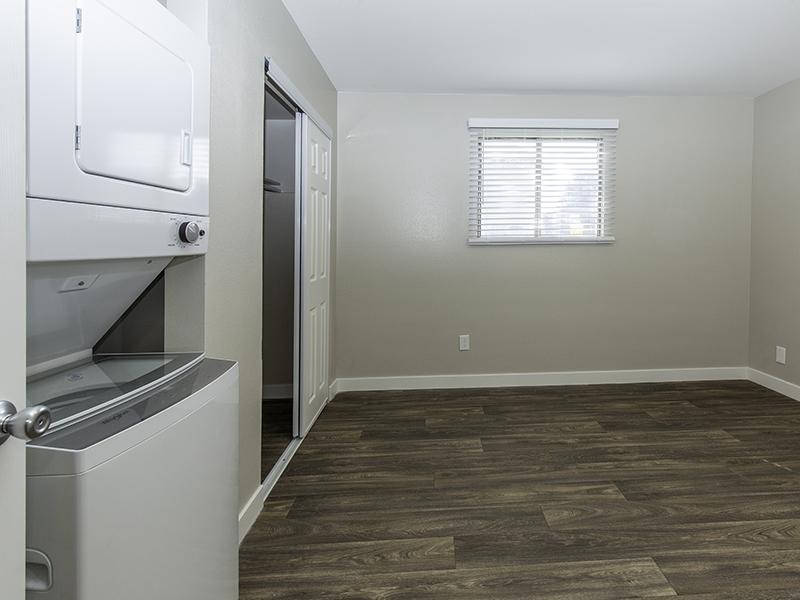 Room | Apartments at Decker Lake