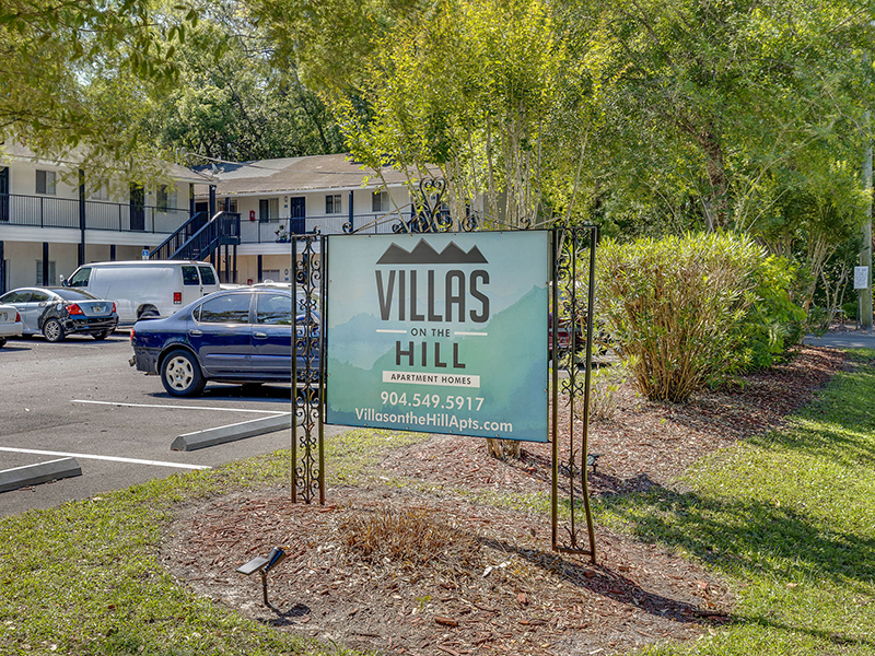 Monument Sign | Villas on the Hill 1111