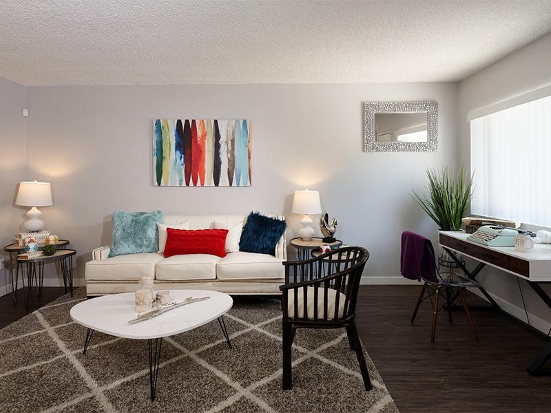 Living Area | Atrium 3733