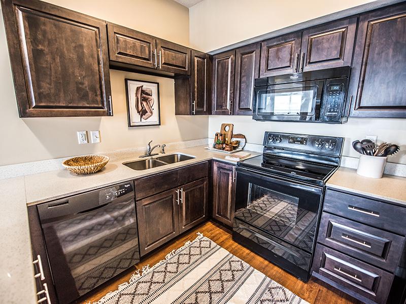 Black Appliances | The Cove at Overlake