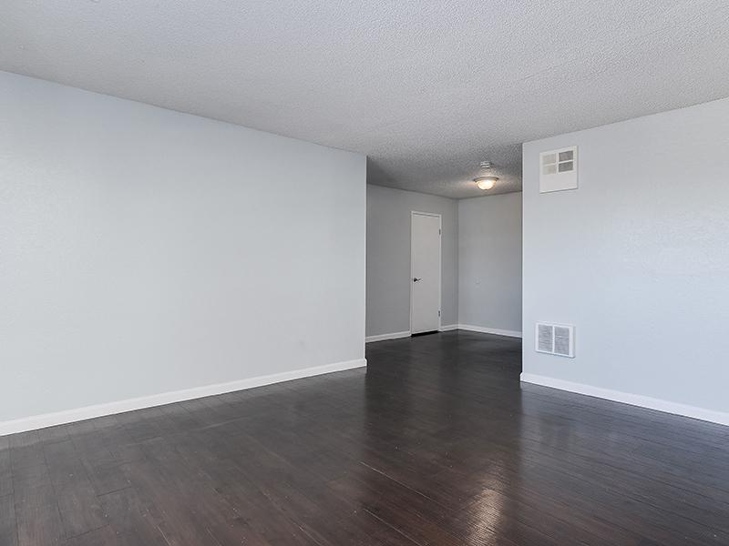 Living Room | SeaBreeze Apartment Homes