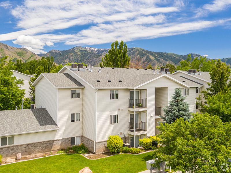 Building Exterior | North Pointe Apartments