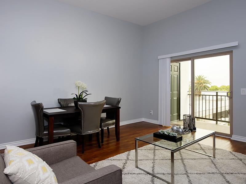 Apartments with a Balcony | Hollywood View Towers