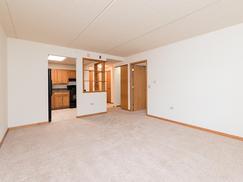 Lilac Apartments in Fox Lake, IL 60020 Market Apartments