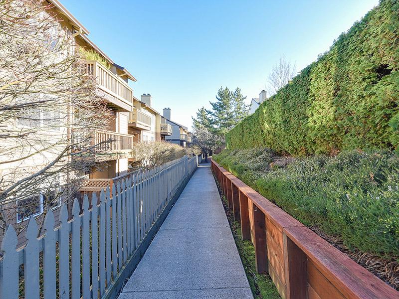 Apartment Exterior Walking Trails | Powell Valley Farms Apartments in Gresham OR