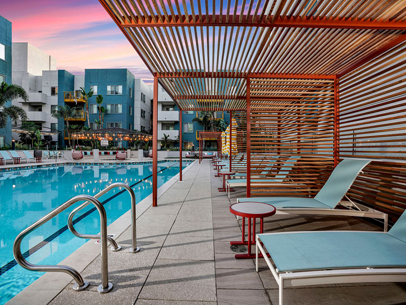 Pool | The Oasis Apartments