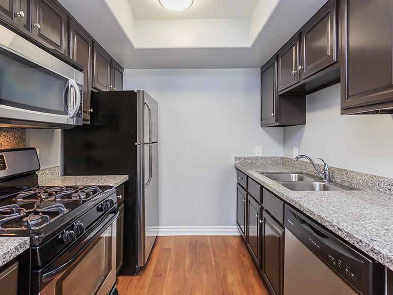 Kitchen | Hollywood View Towers