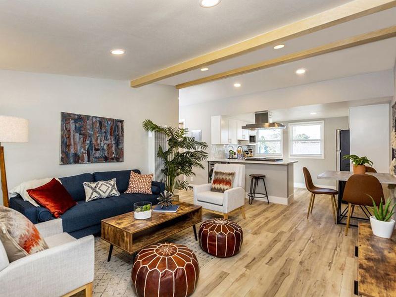 Living Room | The Parc at 1300 in Berkeley, CA