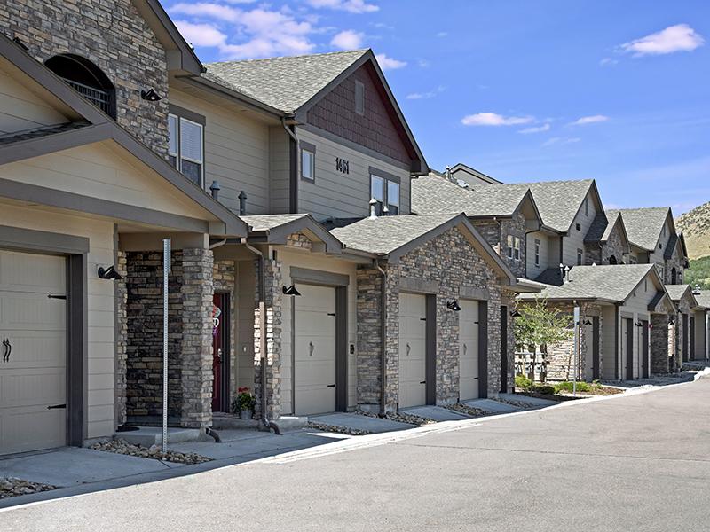 Garages | The Highlands at Red Hawk