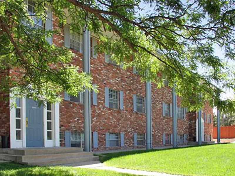 Exterior | Franklin Flats in Greenly, CO