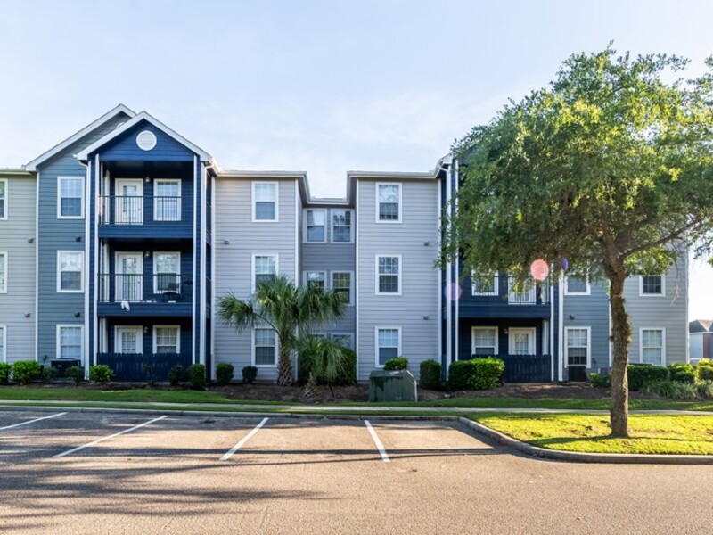 Exterior | ACASA Bainbridge Apartments in Tallahassee, FL