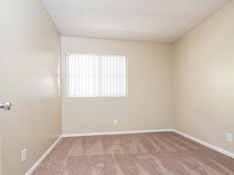 Bedroom | The Ridge at San Diego