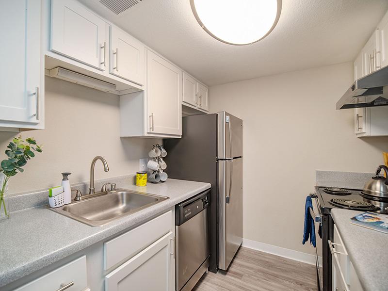 Fully Equipped Kitchen | Villa Serena Apartments in Albuquerque, NM