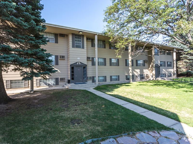 Apartment Exterior | Franklin Flats in Greenly, CO