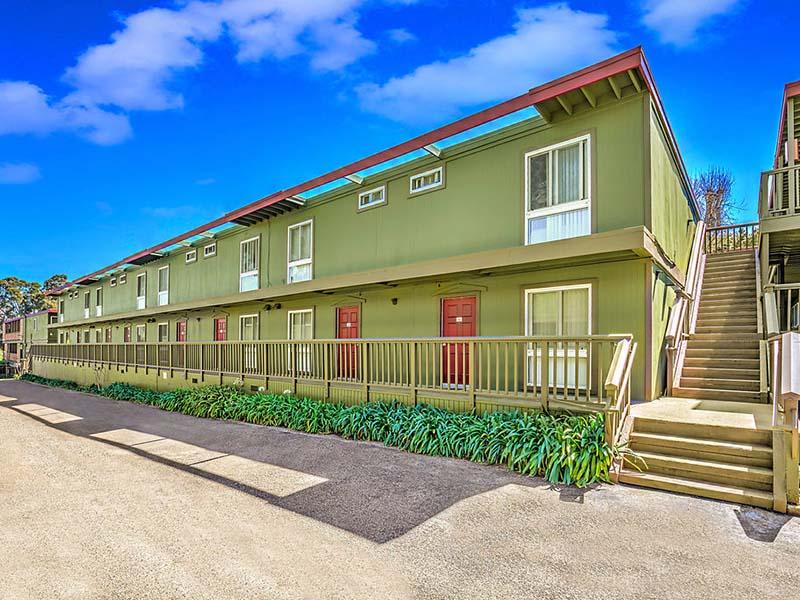 Building | Pacific Pines in CA
