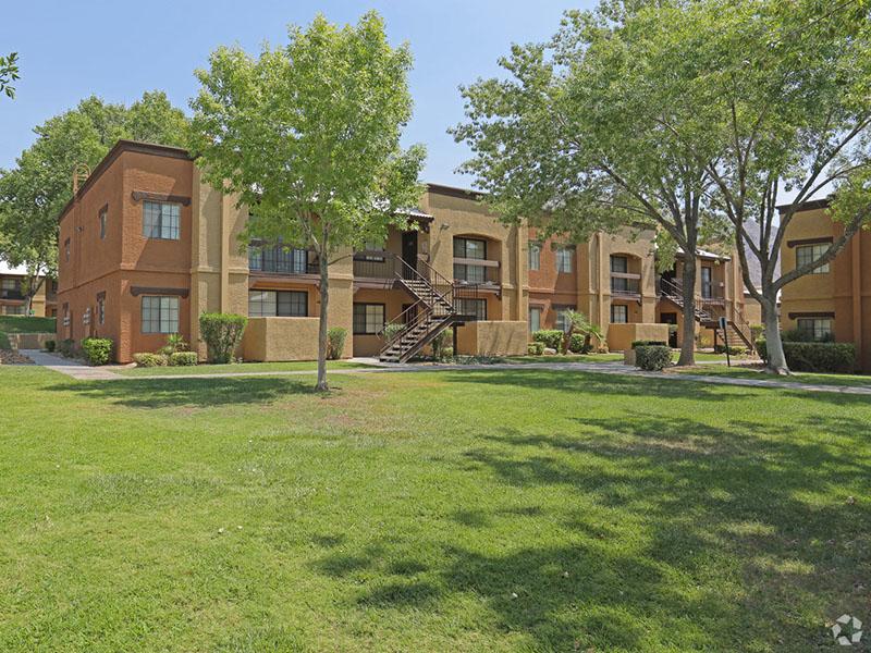 Spacious Fields | Pet Friendly Apartments