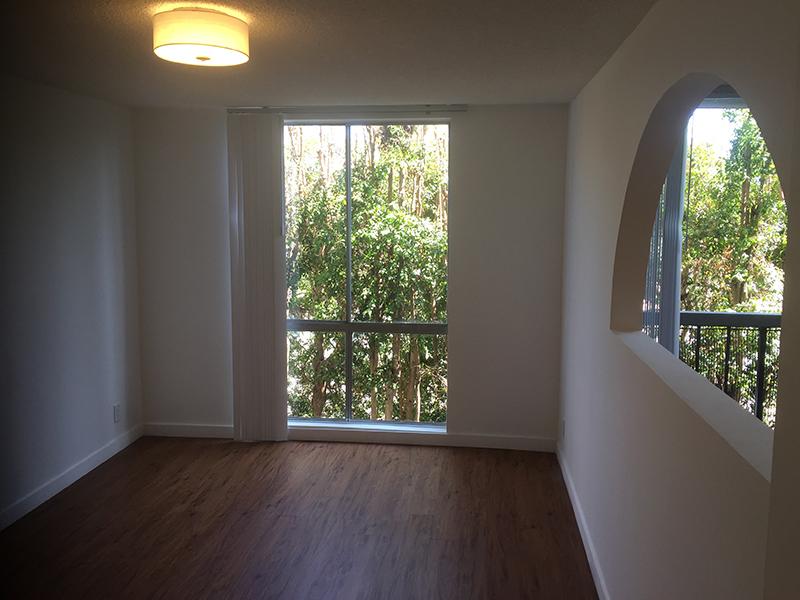 Balcony | Los Feliz