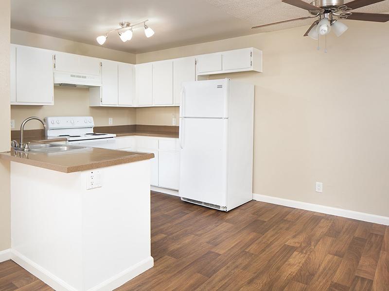 Front Room | The Ridge at San Diego