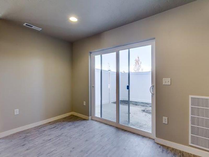 Dining Area | Stonesthrow Meridian Apartments
