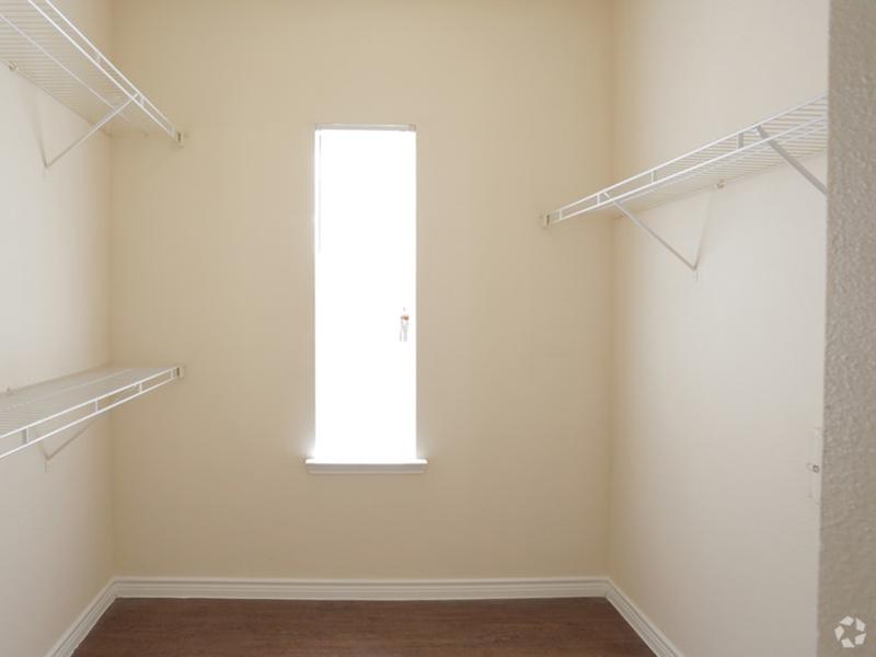Walk-In Closets | Hill Country Villas