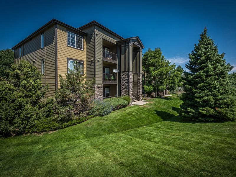 Exterior | Elevate at Red Rocks Lakewood Apartments