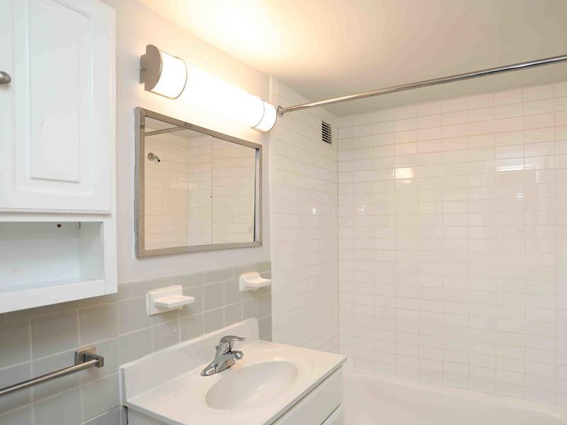 Bathroom | Park Tanglewood Apts