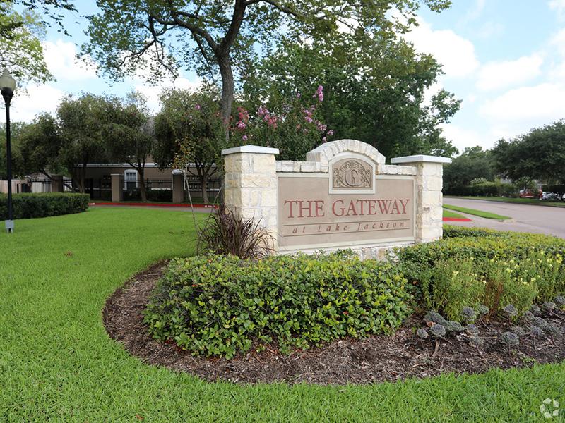 Welcome Sign | The Gateway at Lake Jackson
