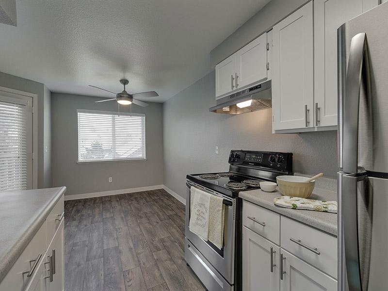 Apartments With Stainless Steel Appliances | Powell Valley Farms in Gresham OR
