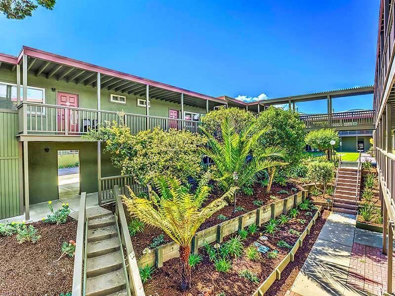Exterior | Pacific Pines