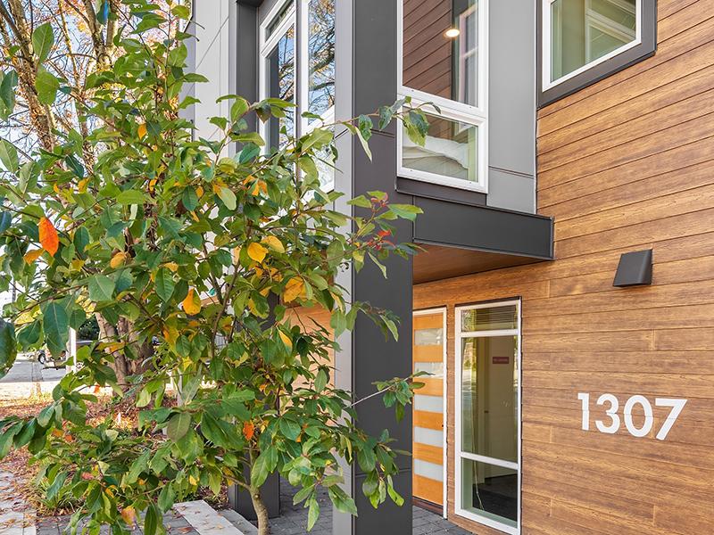 Building Entry | Cubix Northgate in Seattle, WA