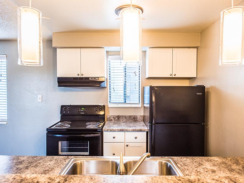 Kitchen | Parkwood Plaza