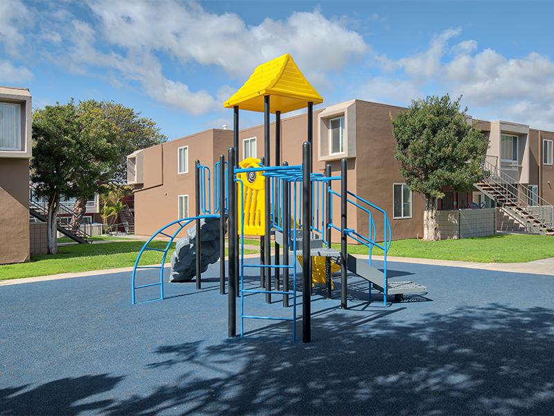 Vista La Rosa Playground