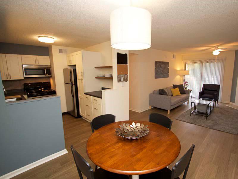 Dining Room - Apartments in Kansas City, MO